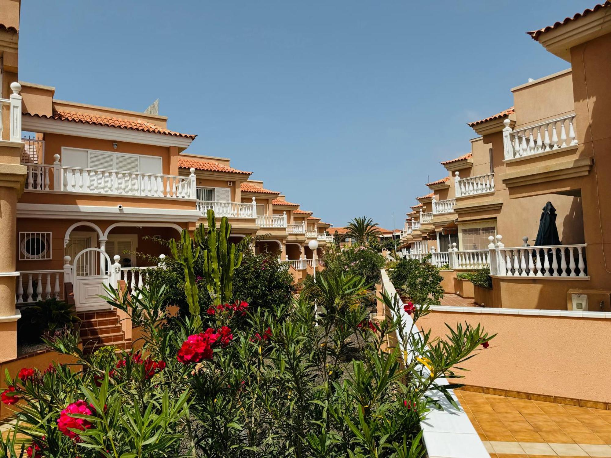 Hugo'S Holiday Apartment In Costa Del Silencio Arona  Ngoại thất bức ảnh